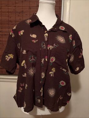 Tree of Life Brown Short-Sleeve Button-Down Shirt with Sun & Floral Motifs